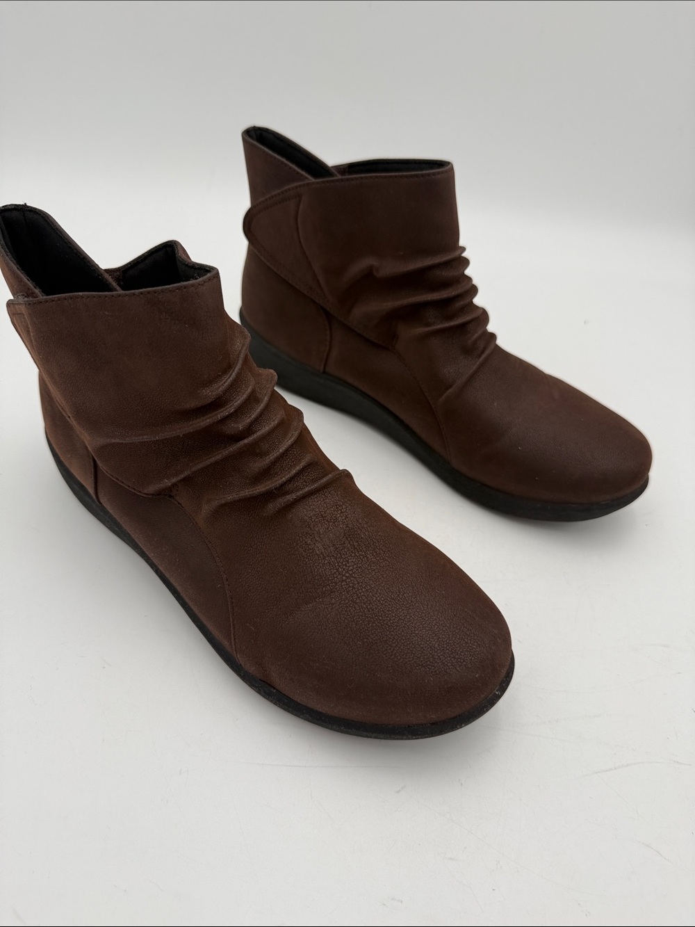 Clarks Brown Ruched Ankle Boots women 11W leather casual office comfort fall Y2K